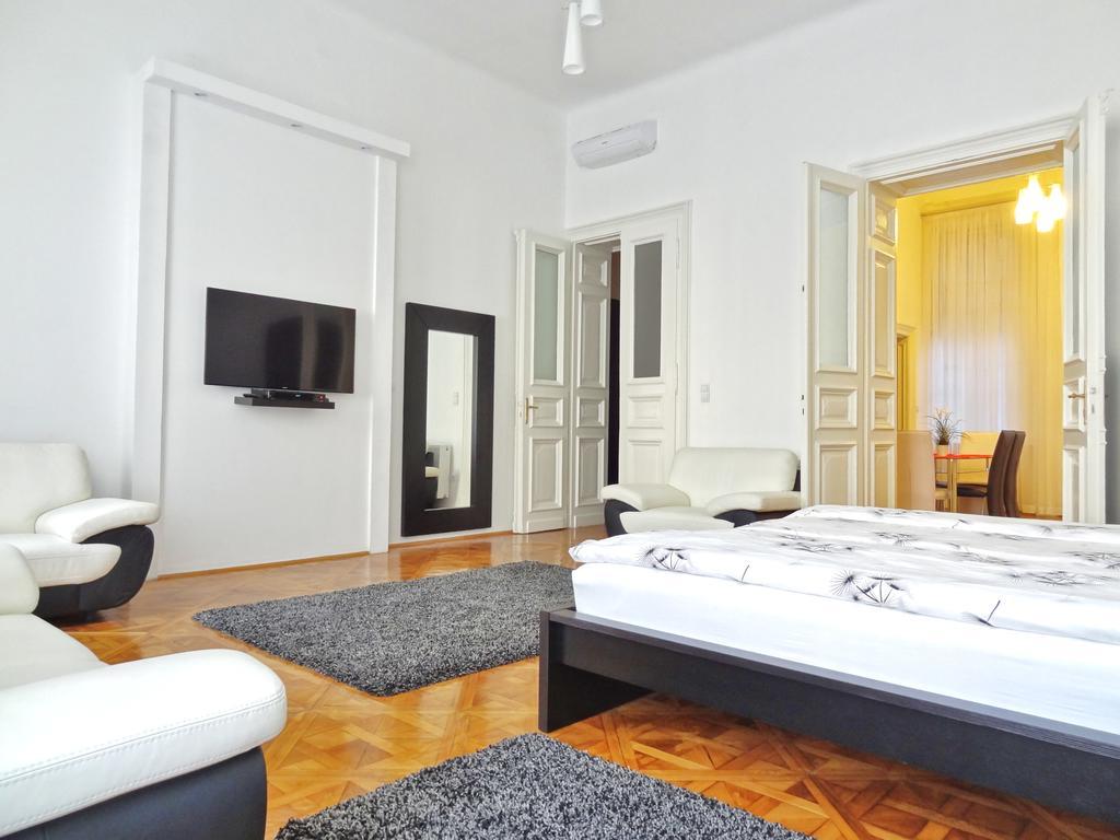 Erzsebet Boulevard Apartment Budapeste Quarto foto