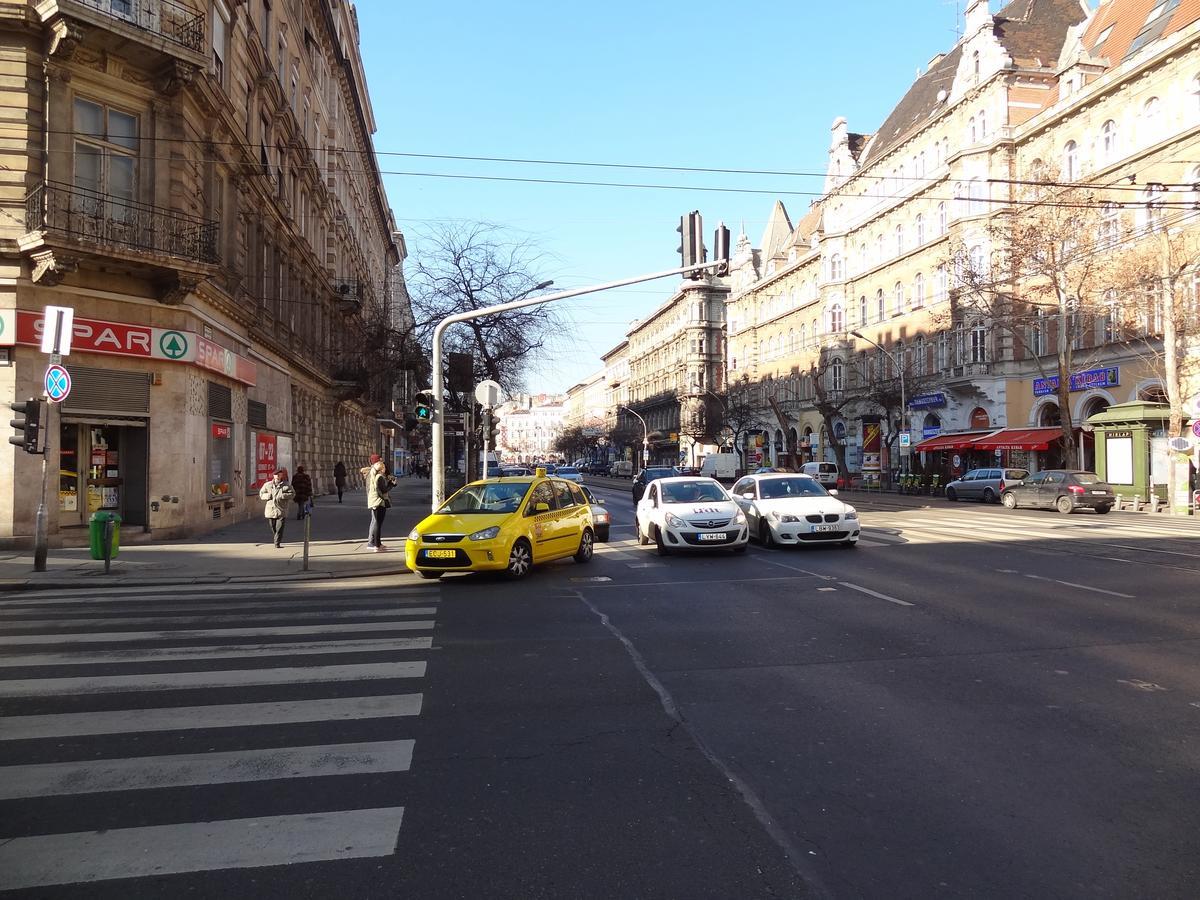 Erzsebet Boulevard Apartment Budapeste Exterior foto